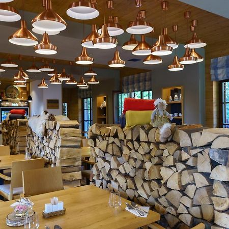 Hotel A Restaurace U Vychopnu Vsetín Exteriör bild