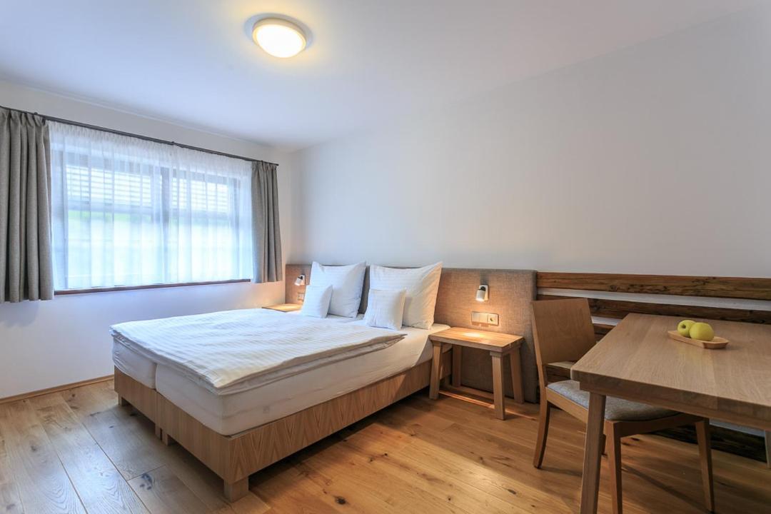 Hotel A Restaurace U Vychopnu Vsetín Exteriör bild